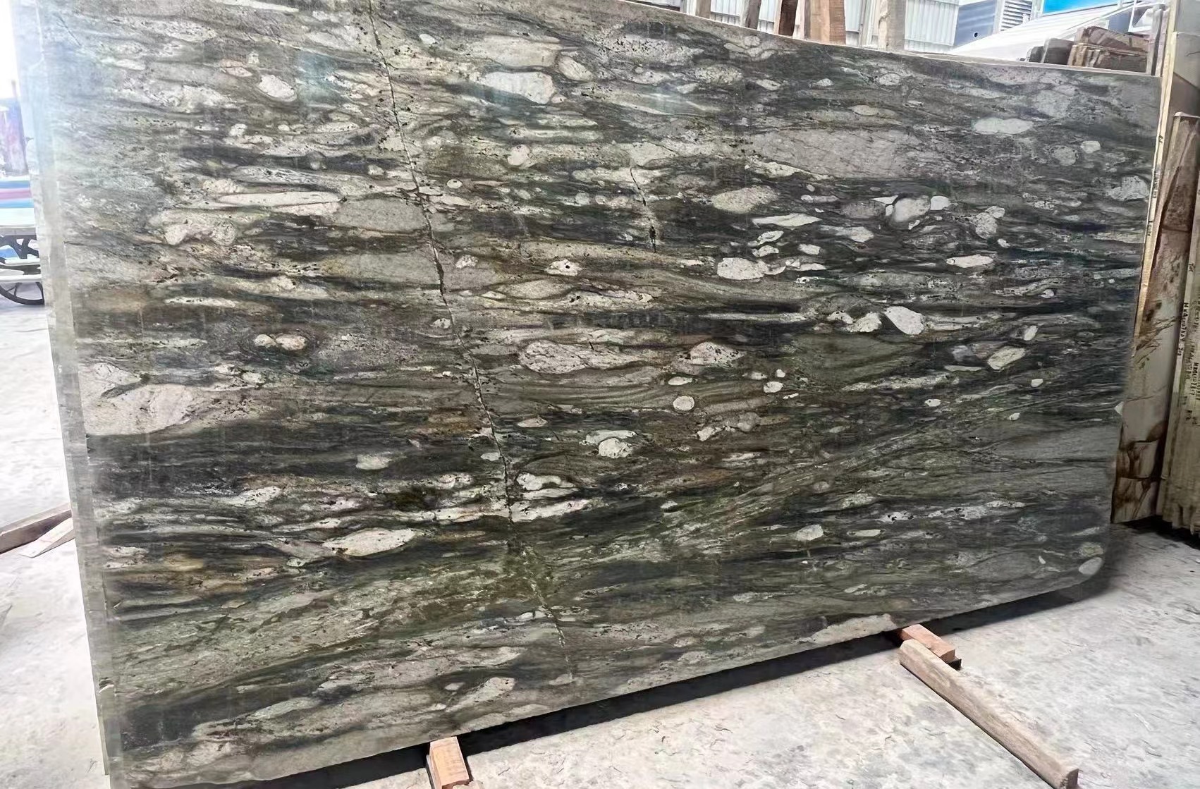 Verd Bardini Granite Slabs