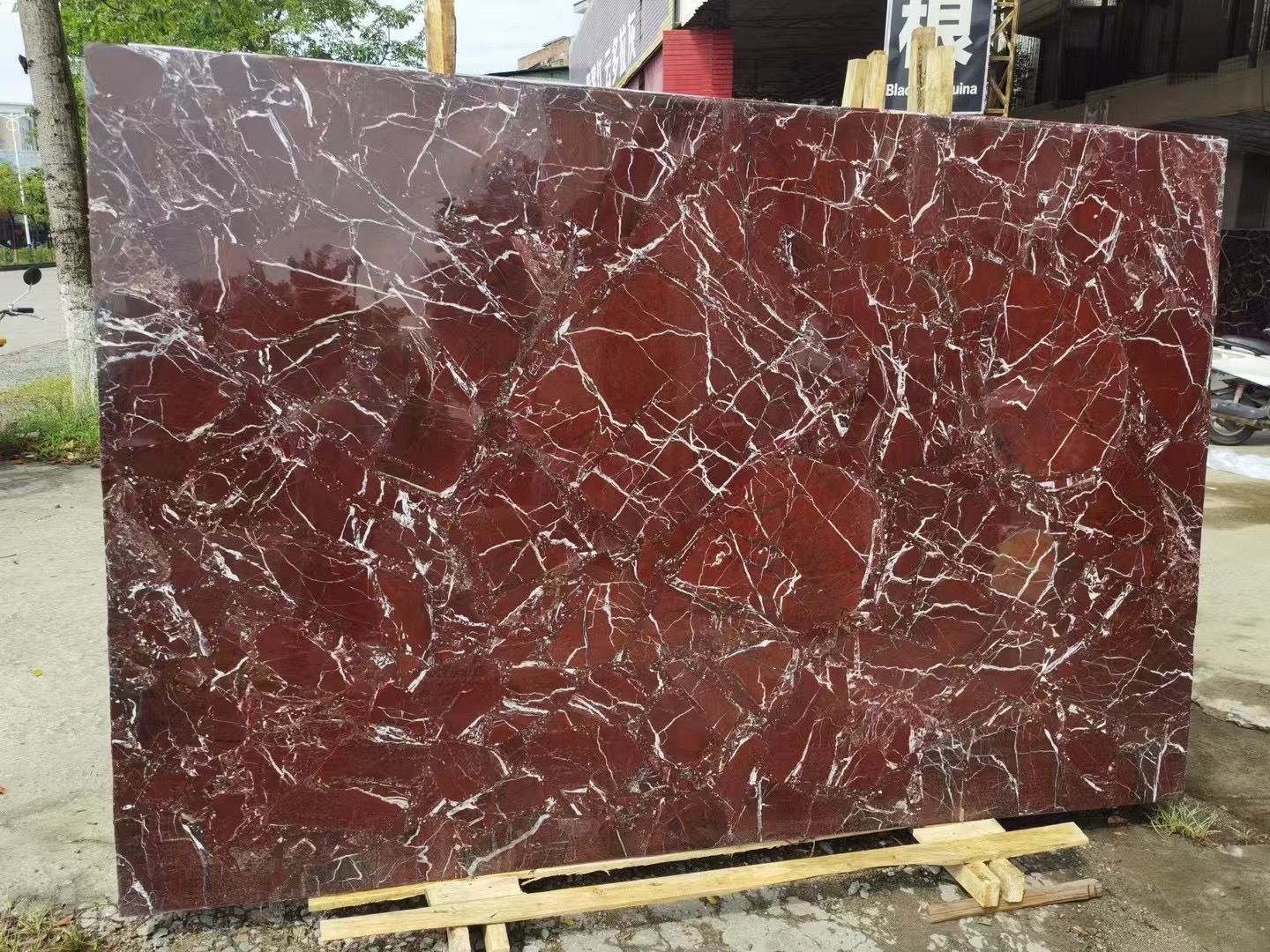 Rosso Levanto marble slabs 